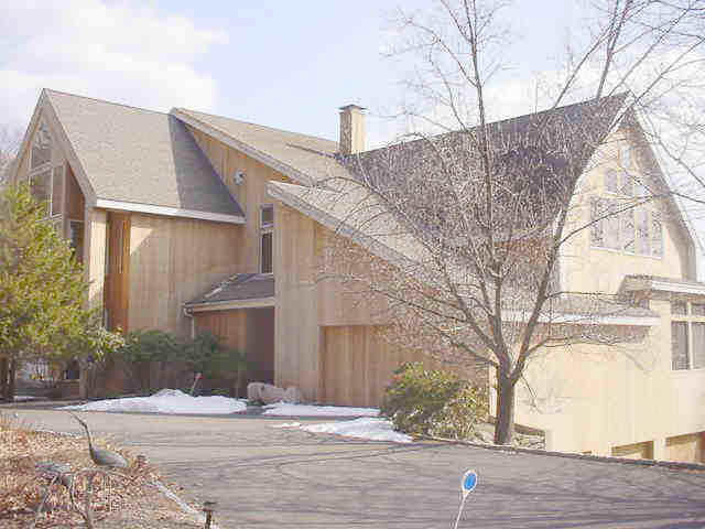 Building photograph for 31 LAKEWOOD DR